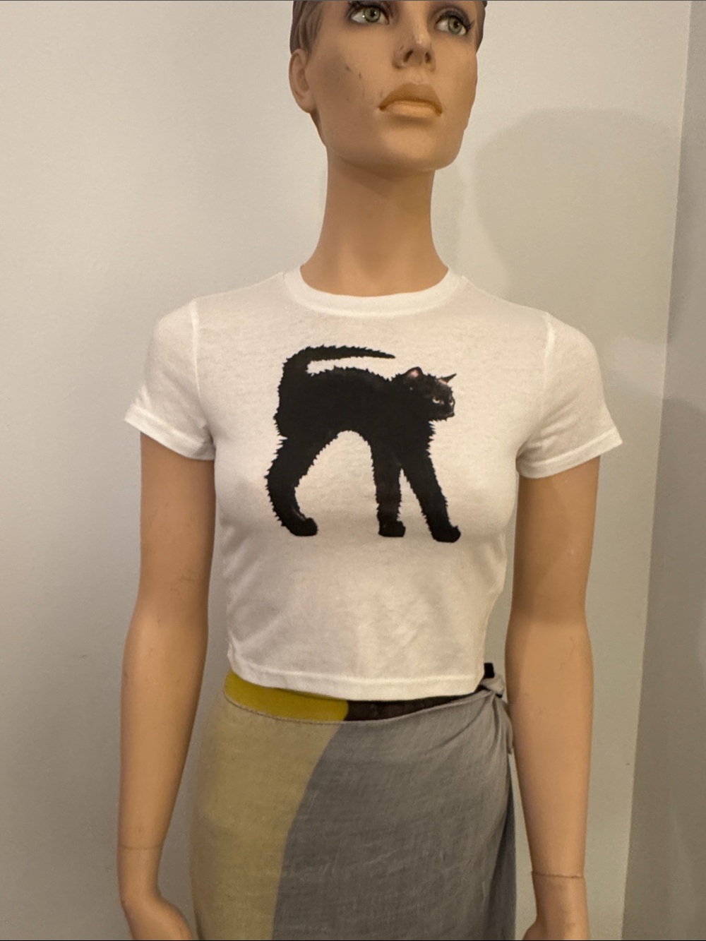 White Cat Graphic Crop Tee - Black Cat Design